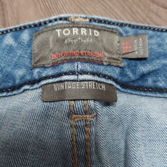 Torrid Women's Plus Size Boyfriend Straight Leg Vintage Stretch Distressed Jeans - Picture 7 of 9